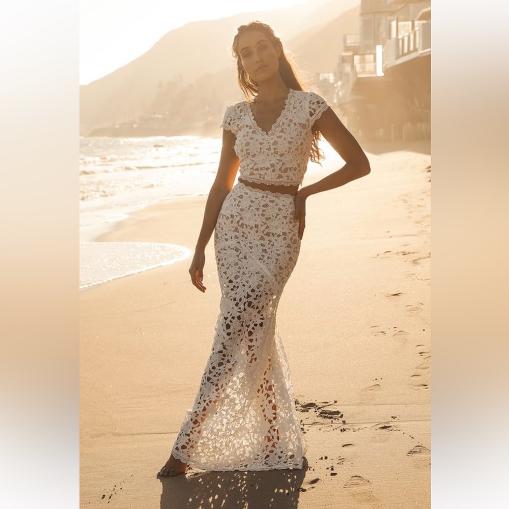 Lulu’s Special Moments White Crochet Lace Two Piece Set size XS